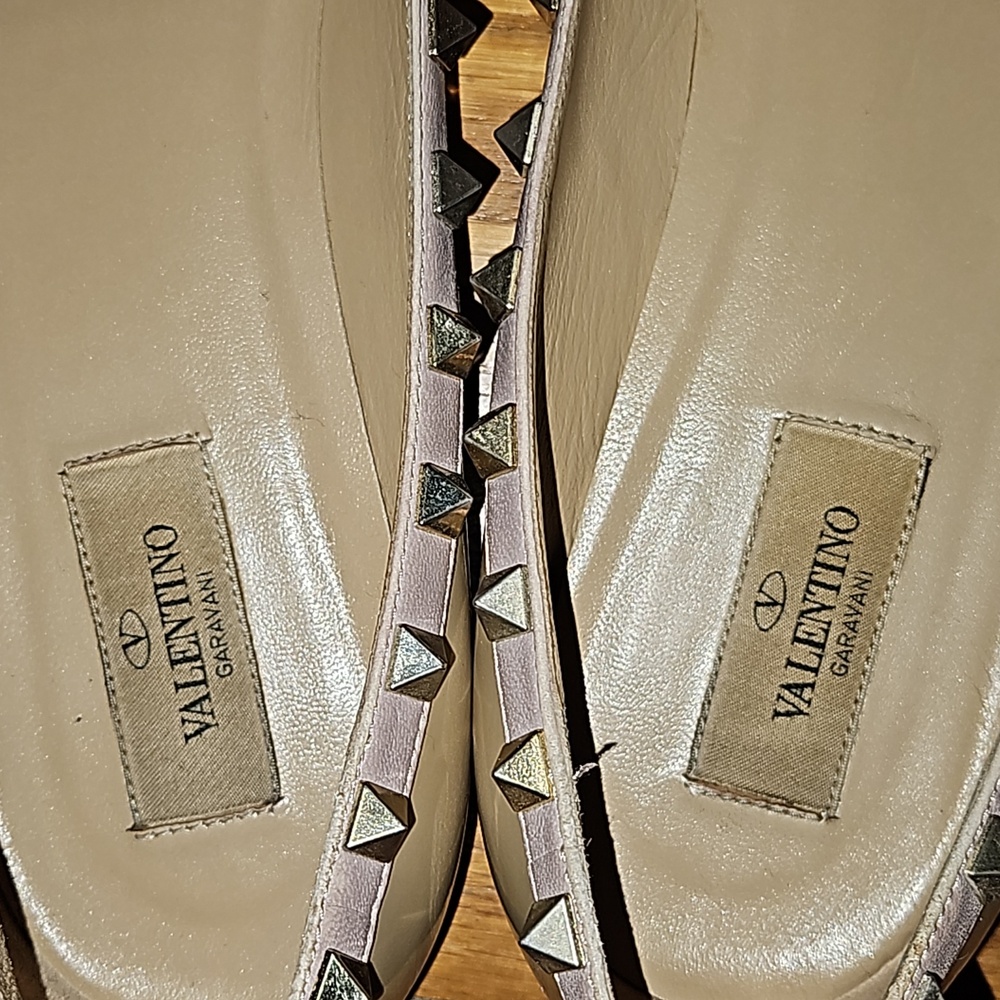 Valentino Garavani Rockstud Flats - Picture 2 of 14
